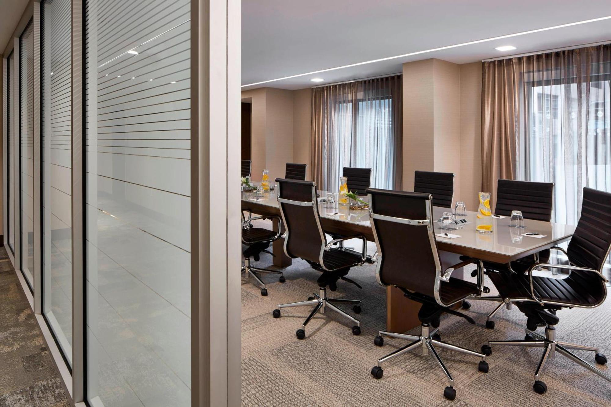 Ac Hotel By Marriott Minneapolis Downtown Bagian luar foto