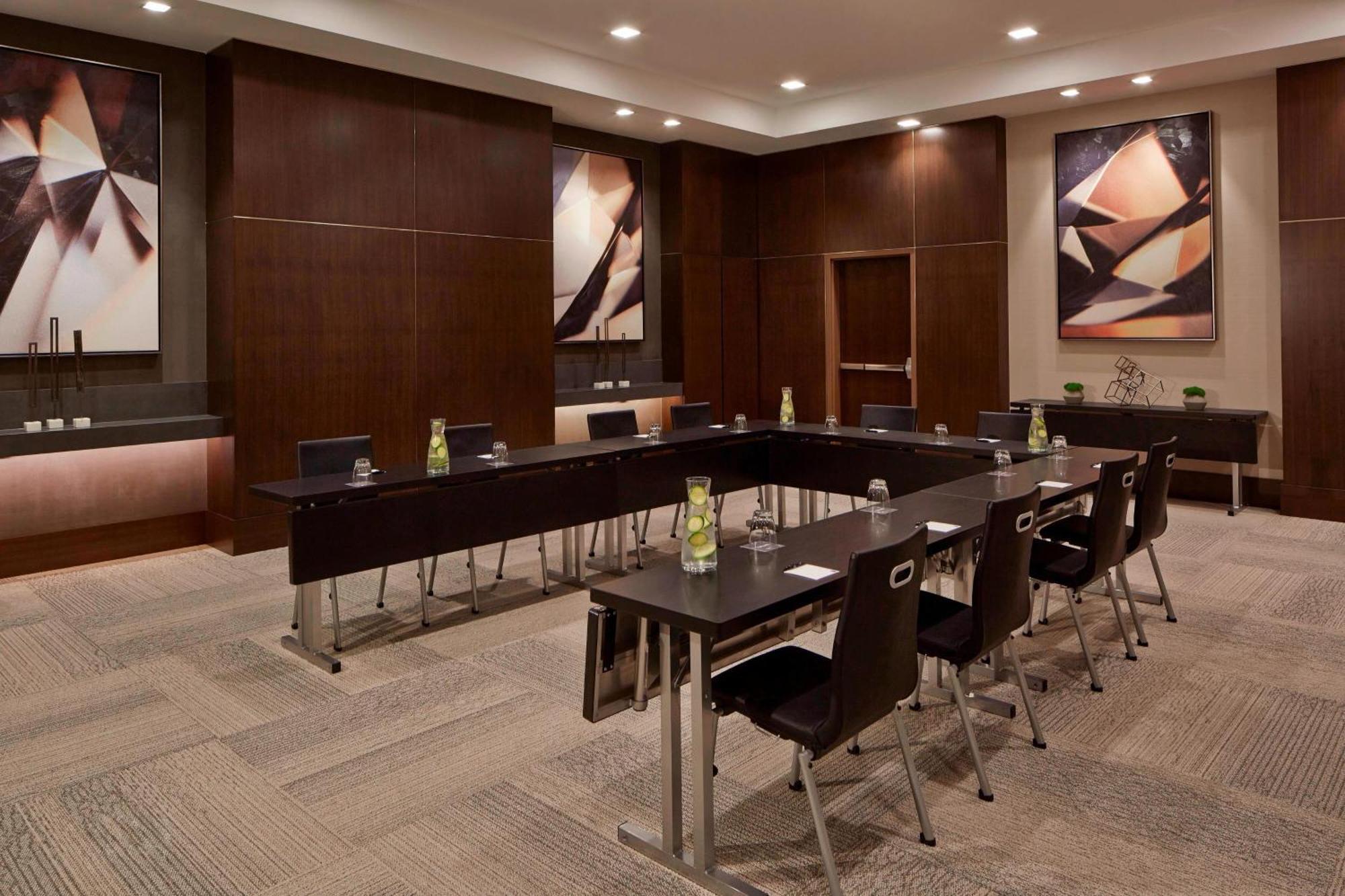 Ac Hotel By Marriott Minneapolis Downtown Bagian luar foto