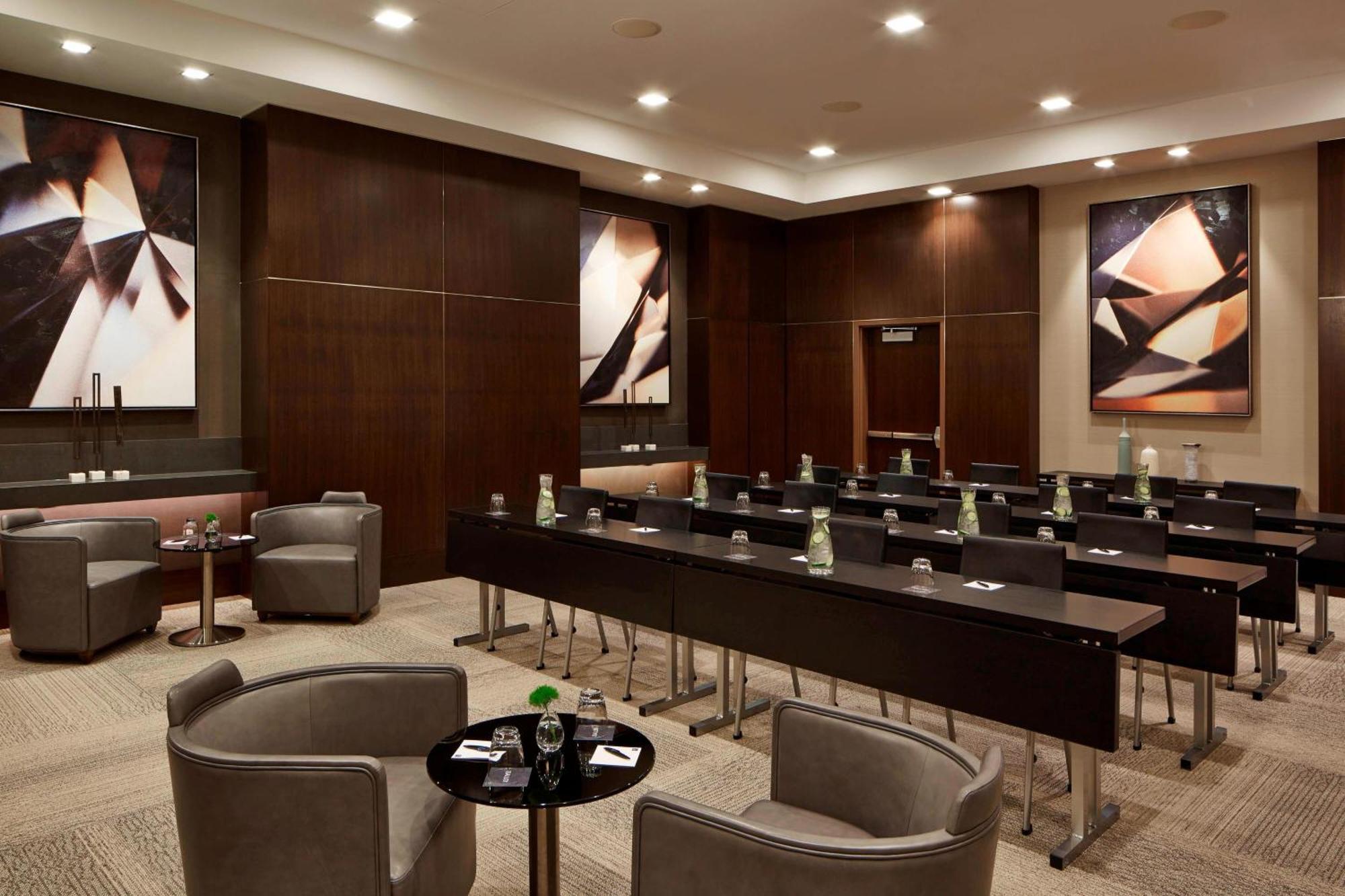 Ac Hotel By Marriott Minneapolis Downtown Bagian luar foto
